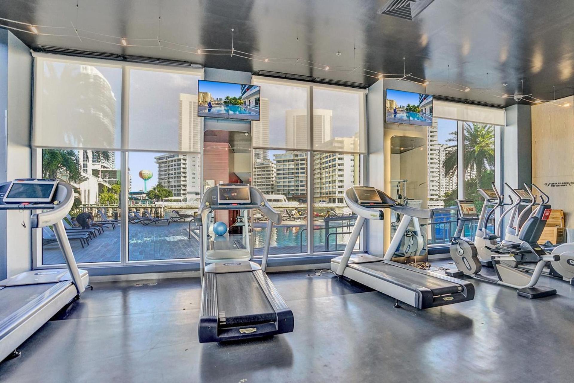 Beachwalk Resort Hallandale Beach Exterior photo