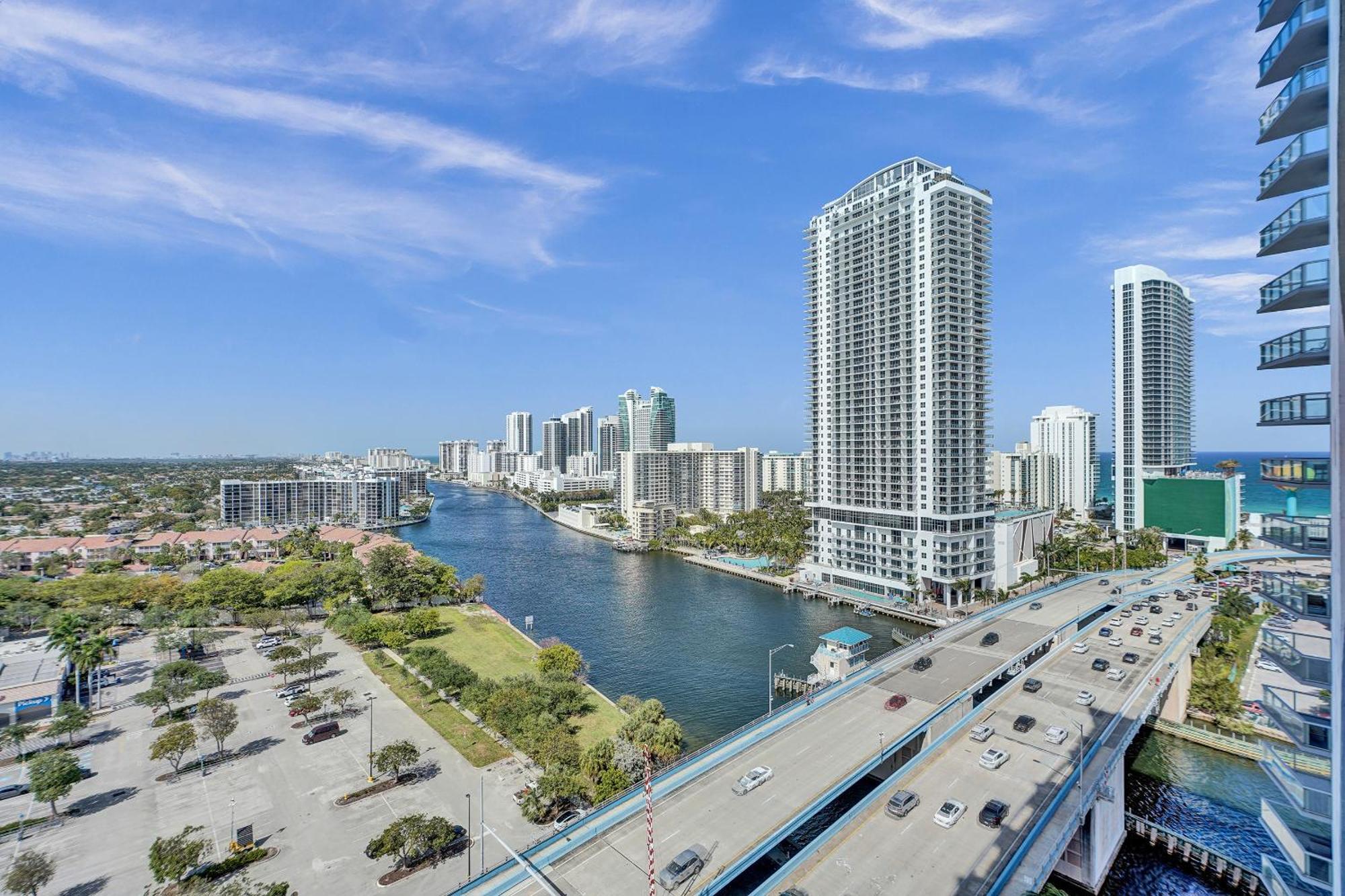Beachwalk Resort Hallandale Beach Exterior photo