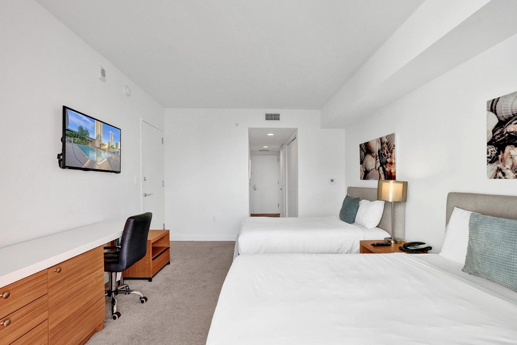 Beachwalk Resort Hallandale Beach Exterior photo