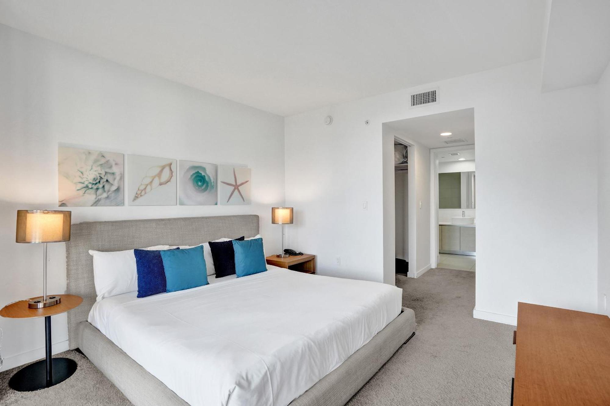 Beachwalk Resort Hallandale Beach Exterior photo