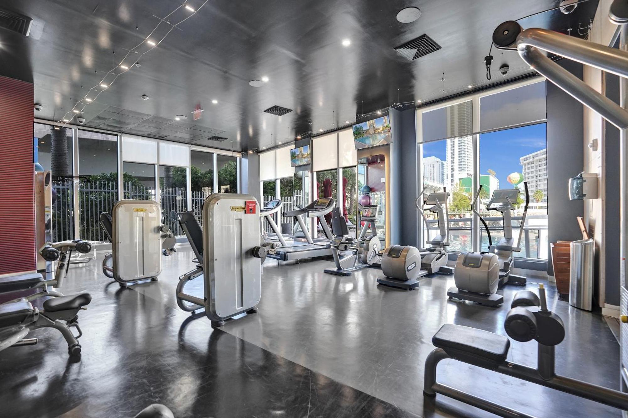 Beachwalk Resort Hallandale Beach Exterior photo